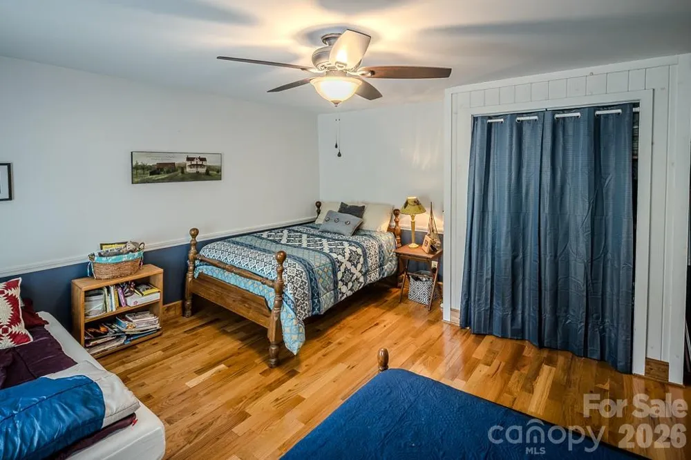 5950 US 19e Highway Newland, NC 28657