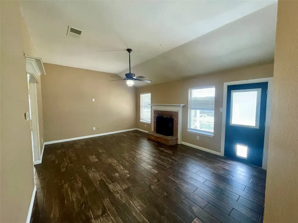 625 Main Street Roanoke, TX 76262