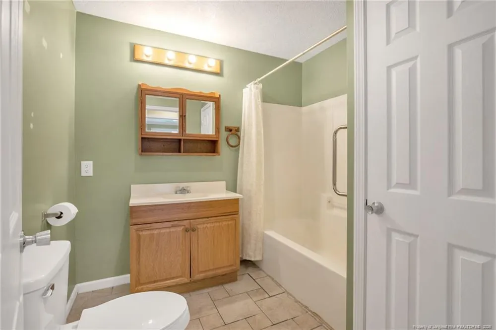 157 Flat Rock Lane Aberdeen, NC 28315