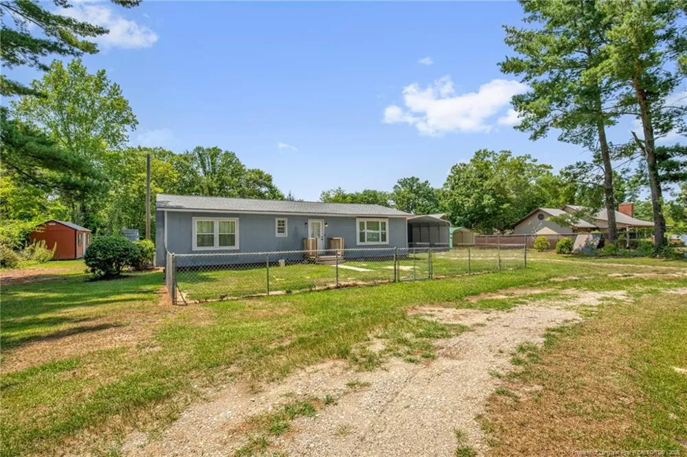 157 Flat Rock Lane Aberdeen, NC 28315