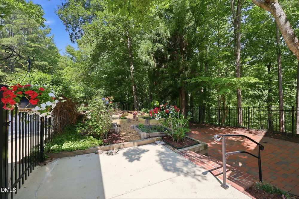 804 Millcroft Pittsboro, NC 27312