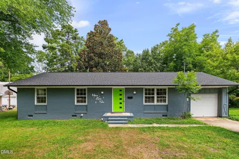 906 Vandora Avenue