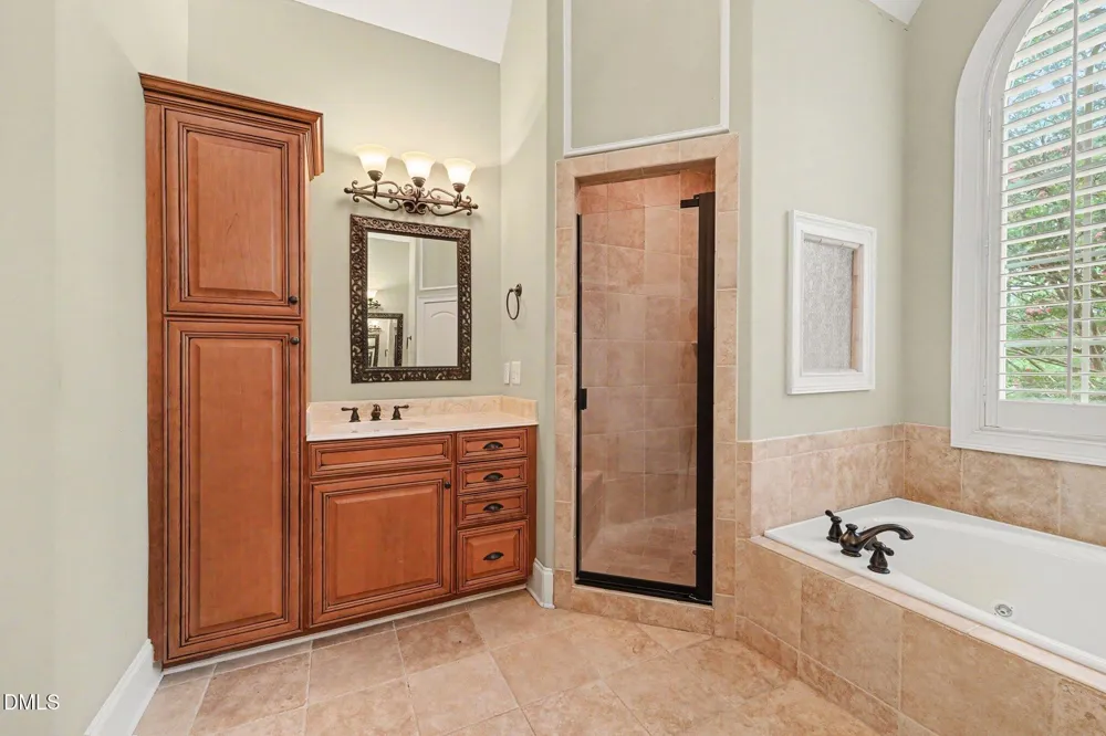 8120 Zinfandel Drive Kernersville, NC 27284
