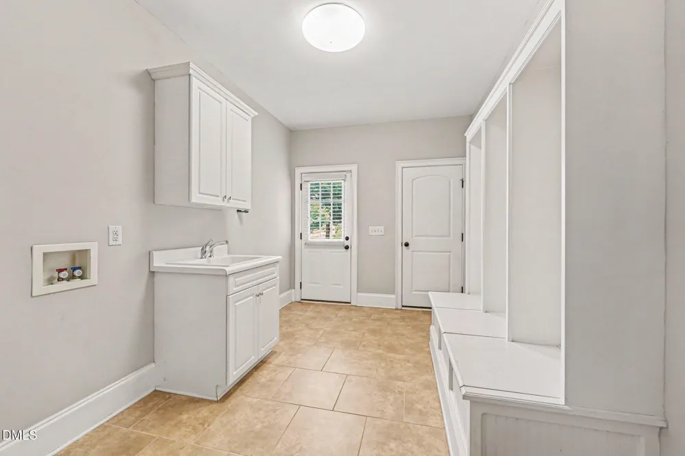 8120 Zinfandel Drive Kernersville, NC 27284