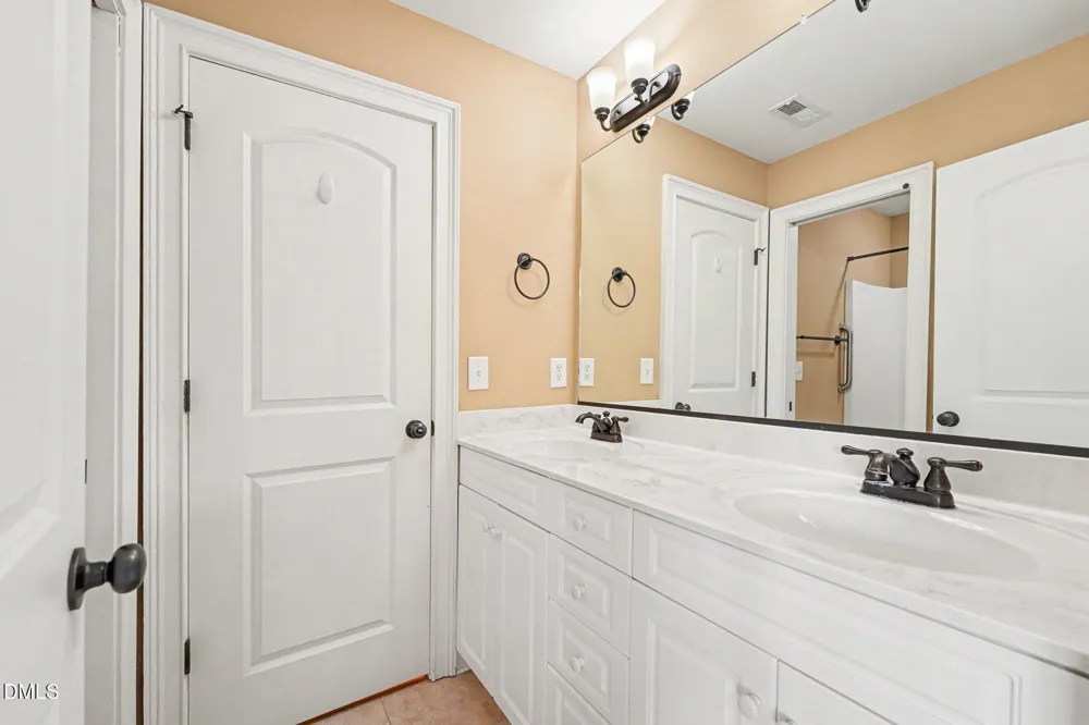 8120 Zinfandel Drive Kernersville, NC 27284
