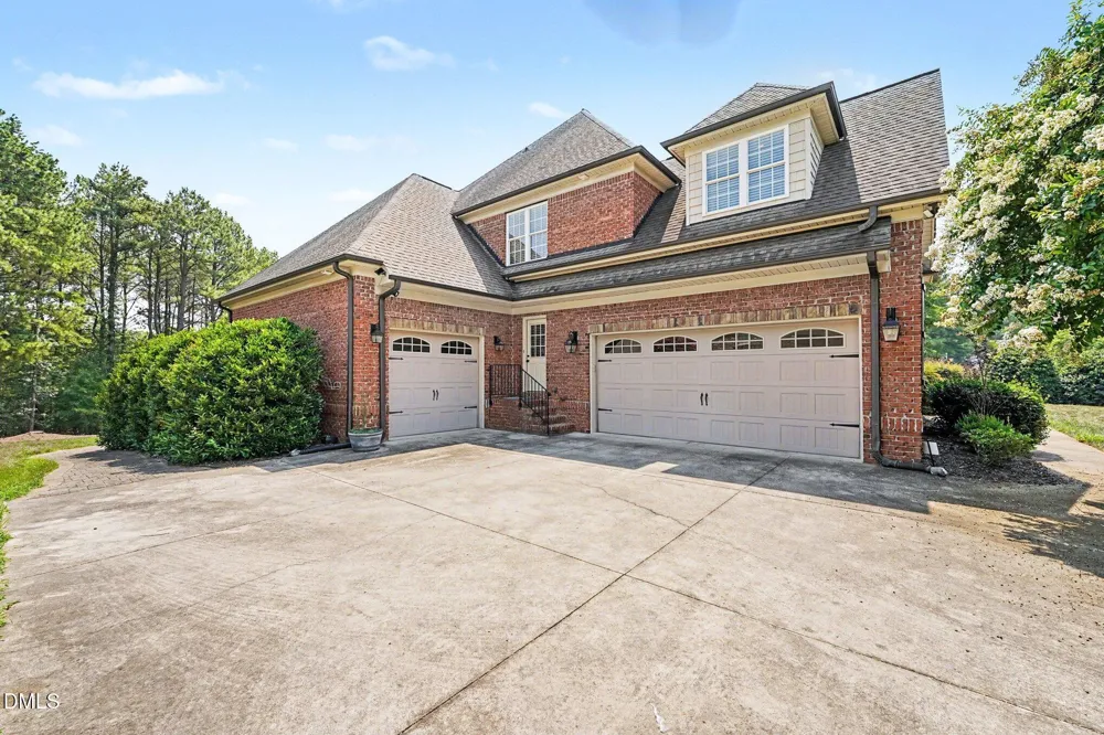 8120 Zinfandel Drive Kernersville, NC 27284