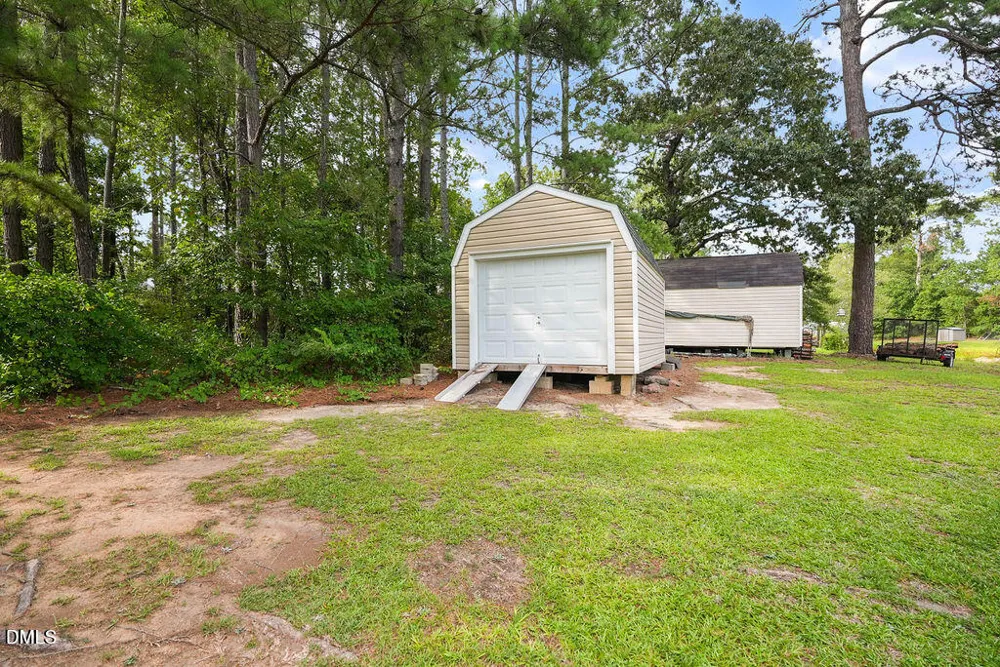 299 Park Lane Coats, NC 27521