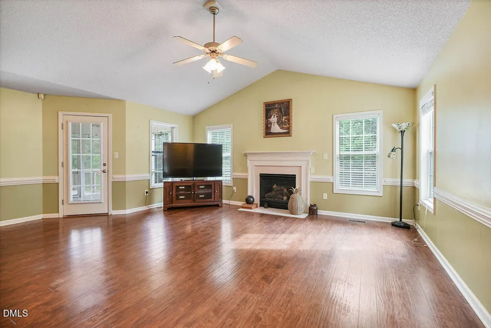 299 Park Lane Coats, NC 27521