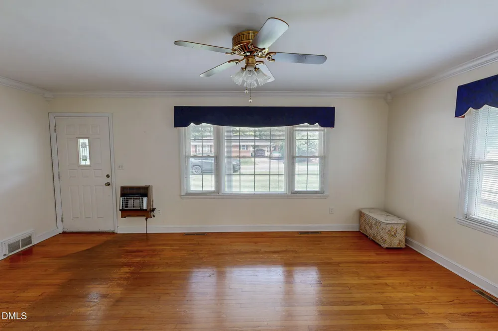 907 Frank Street Roxboro, NC 27573