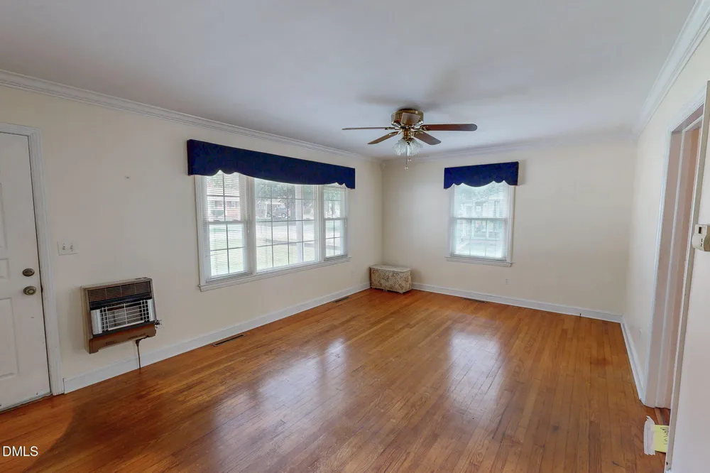 907 Frank Street Roxboro, NC 27573