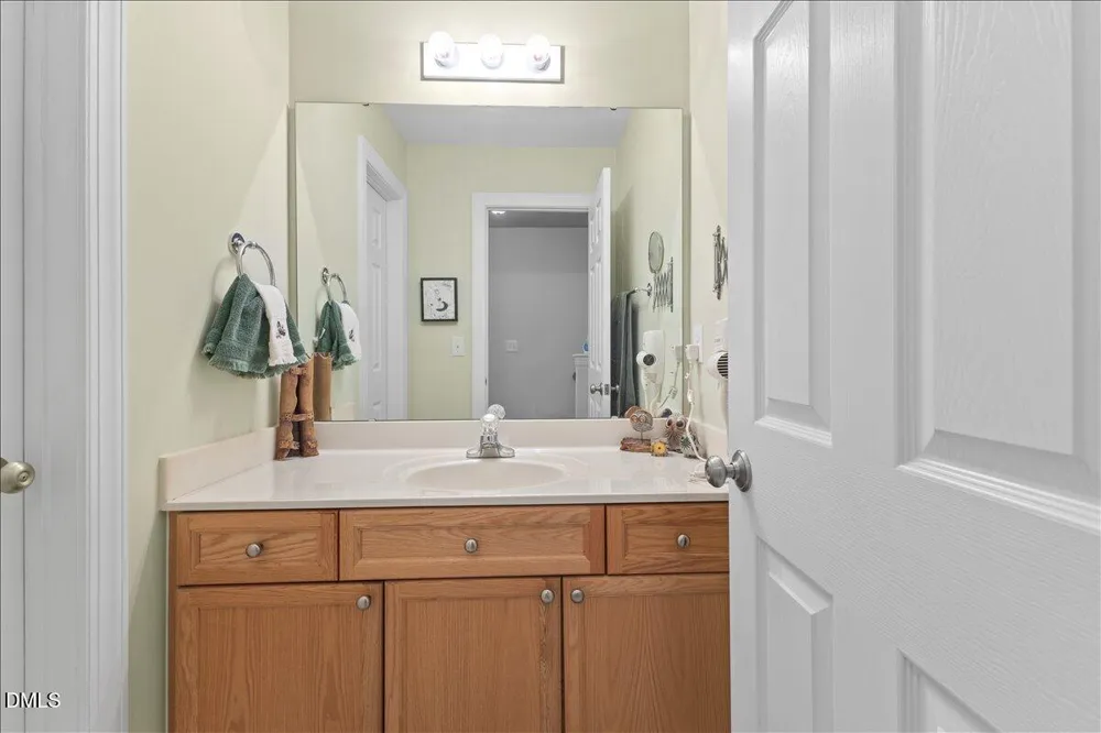 153 Summit Oaks Lane Holly Springs, NC 27540