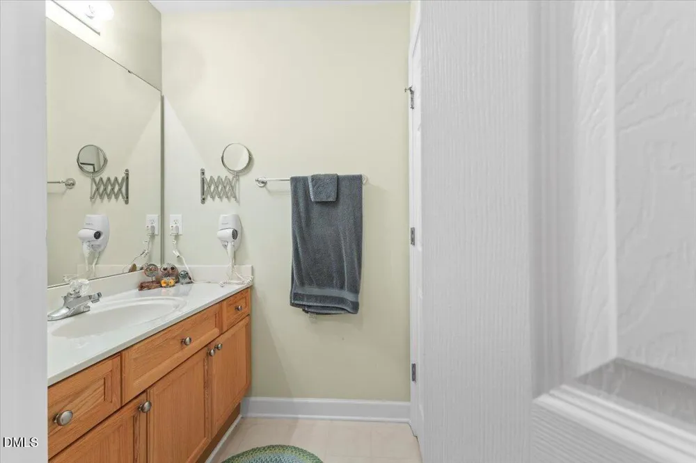 153 Summit Oaks Lane Holly Springs, NC 27540