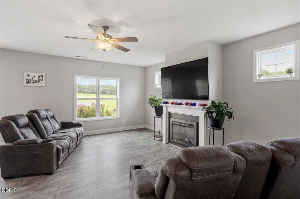 155 Colby Farm Drive Kenly, NC 27542