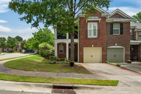 1903 Whirlaway Court