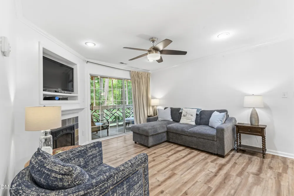 1006 Kingswood Drive #J Chapel Hill, NC 27517