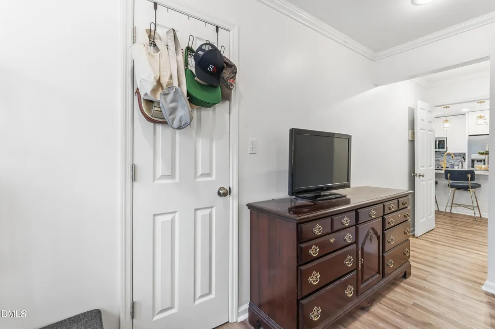 1006 Kingswood Drive #J Chapel Hill, NC 27517