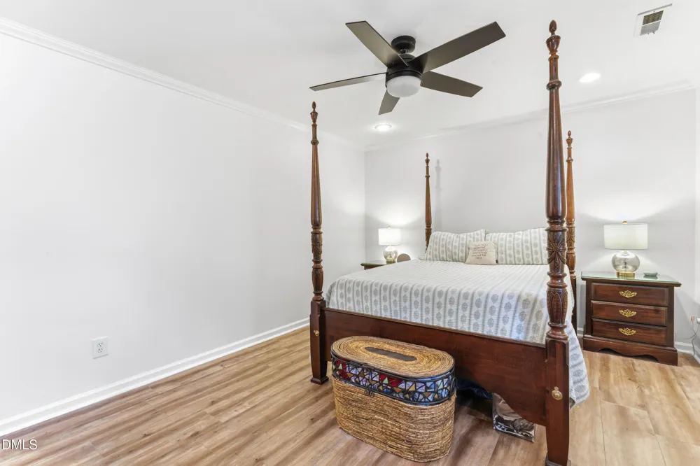 1006 Kingswood Drive #J Chapel Hill, NC 27517