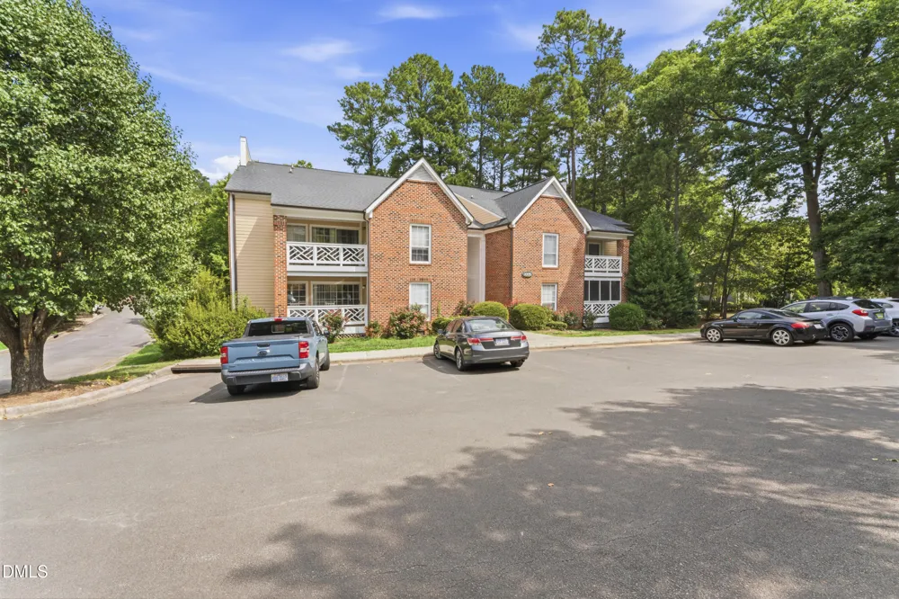 1006 Kingswood Drive #J Chapel Hill, NC 27517