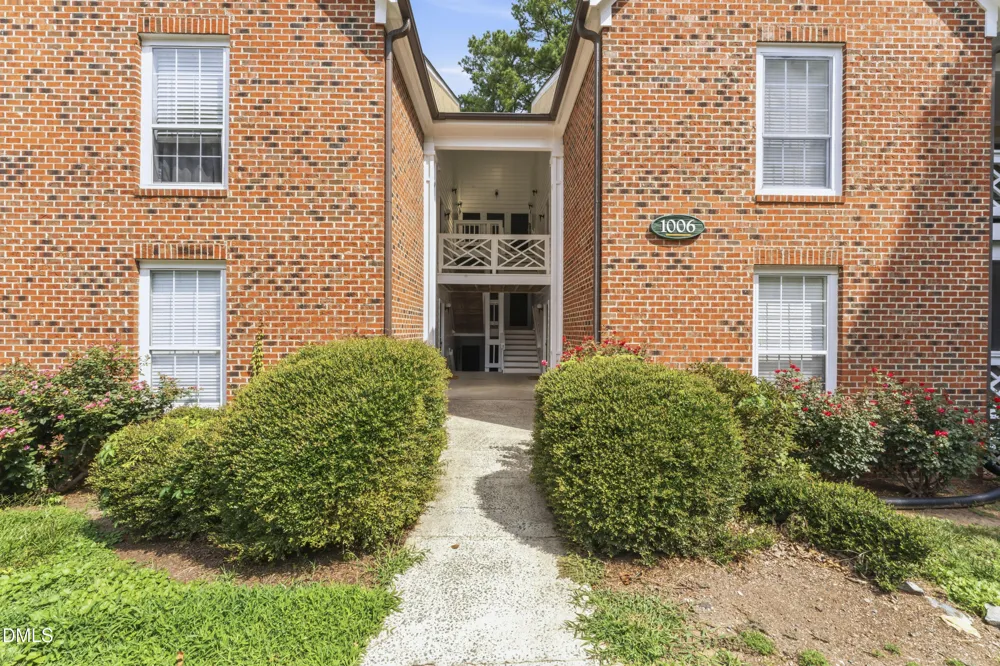 1006 Kingswood Drive #J Chapel Hill, NC 27517
