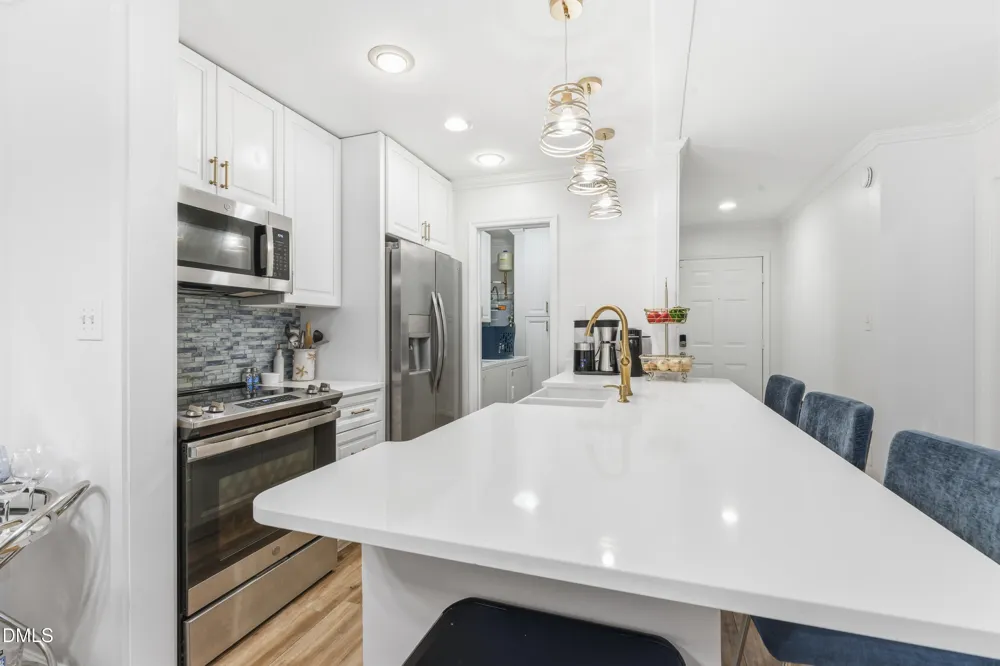 1006 Kingswood Drive #J Chapel Hill, NC 27517