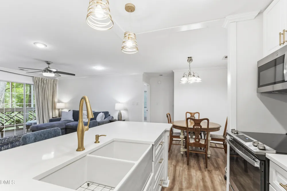 1006 Kingswood Drive #J Chapel Hill, NC 27517