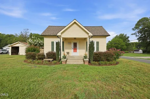 319 Apple Street