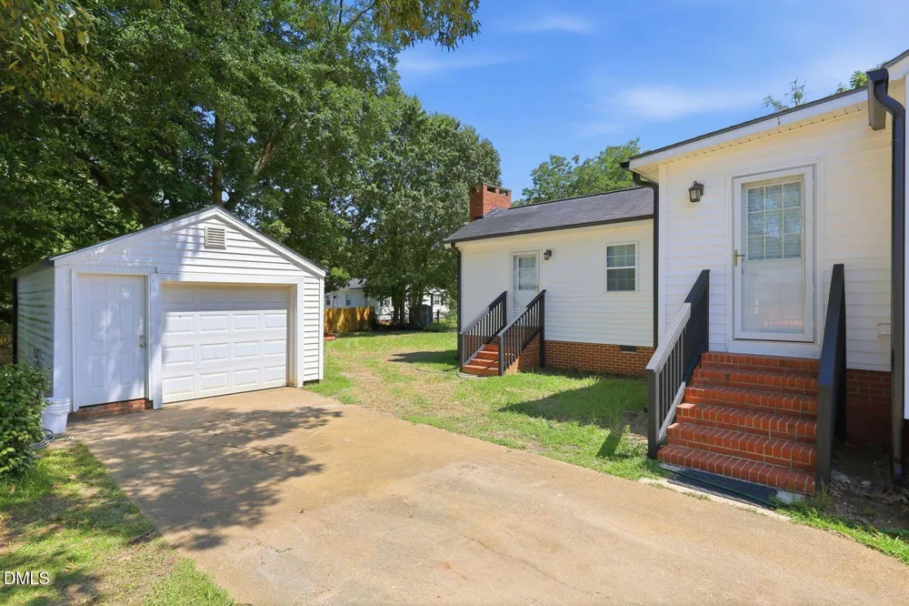 301 9th Erwin, NC 28339