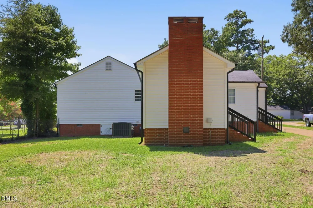 301 9th Erwin, NC 28339