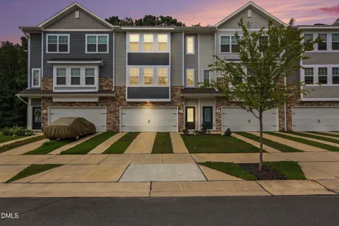 6903 Woodland Stream Place