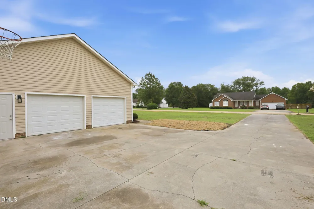 90 Fred Mcleod Lane Coats, NC 27521