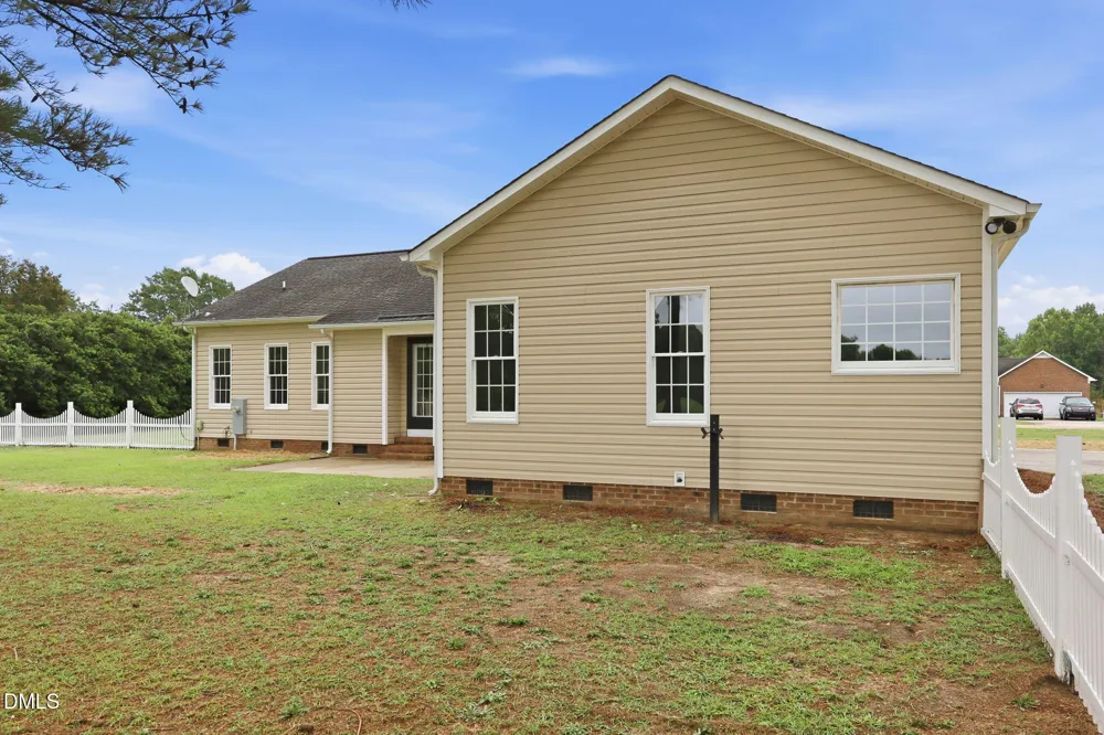 90 Fred Mcleod Lane Coats, NC 27521