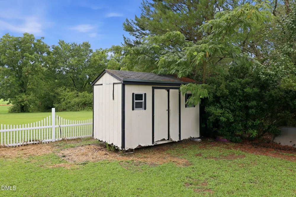 90 Fred Mcleod Lane Coats, NC 27521