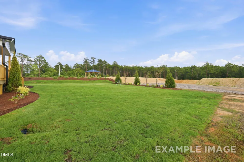 563 Whinfield Place Aberdeen, NC 28315