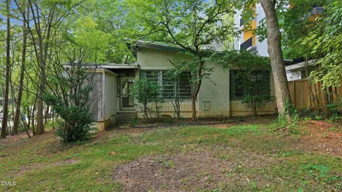 2205 Garden Place