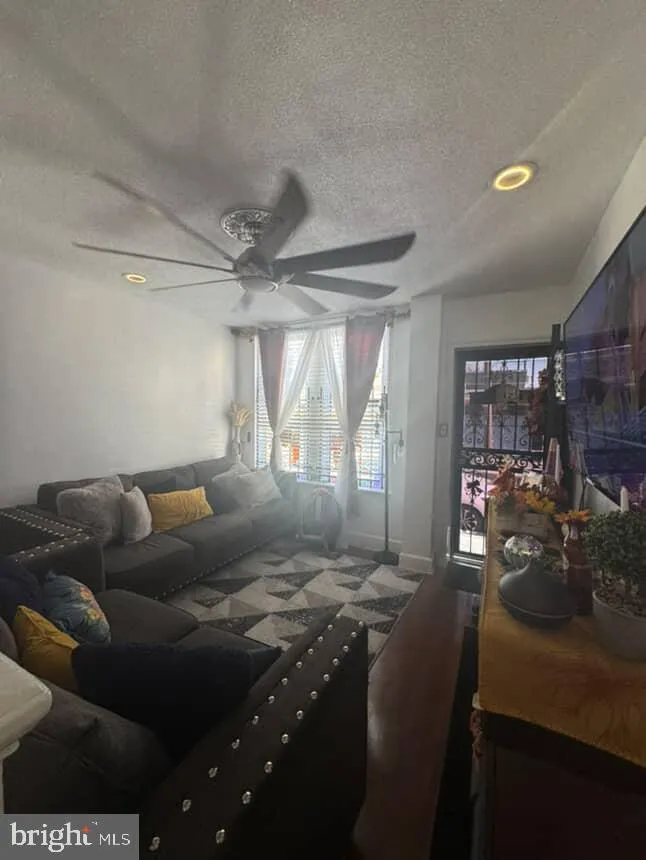 2362 4TH STREET Philadelphia, PA 19133