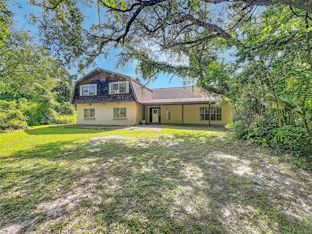 125 SNOW HILL ROAD Geneva, FL 32732