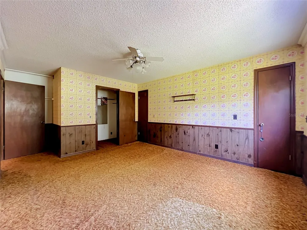 125 SNOW HILL ROAD Geneva, FL 32732