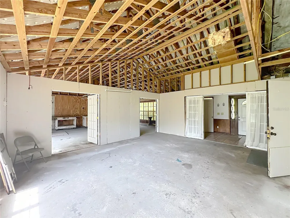 125 SNOW HILL ROAD Geneva, FL 32732