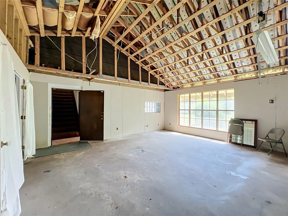125 SNOW HILL ROAD Geneva, FL 32732