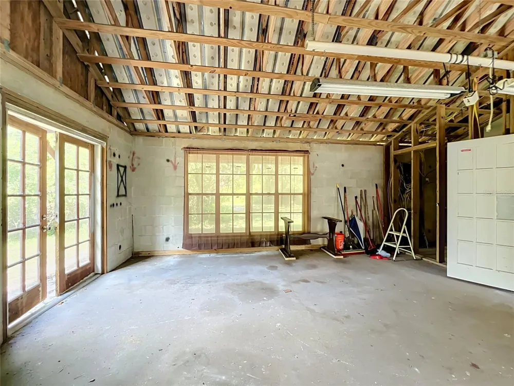125 SNOW HILL ROAD Geneva, FL 32732