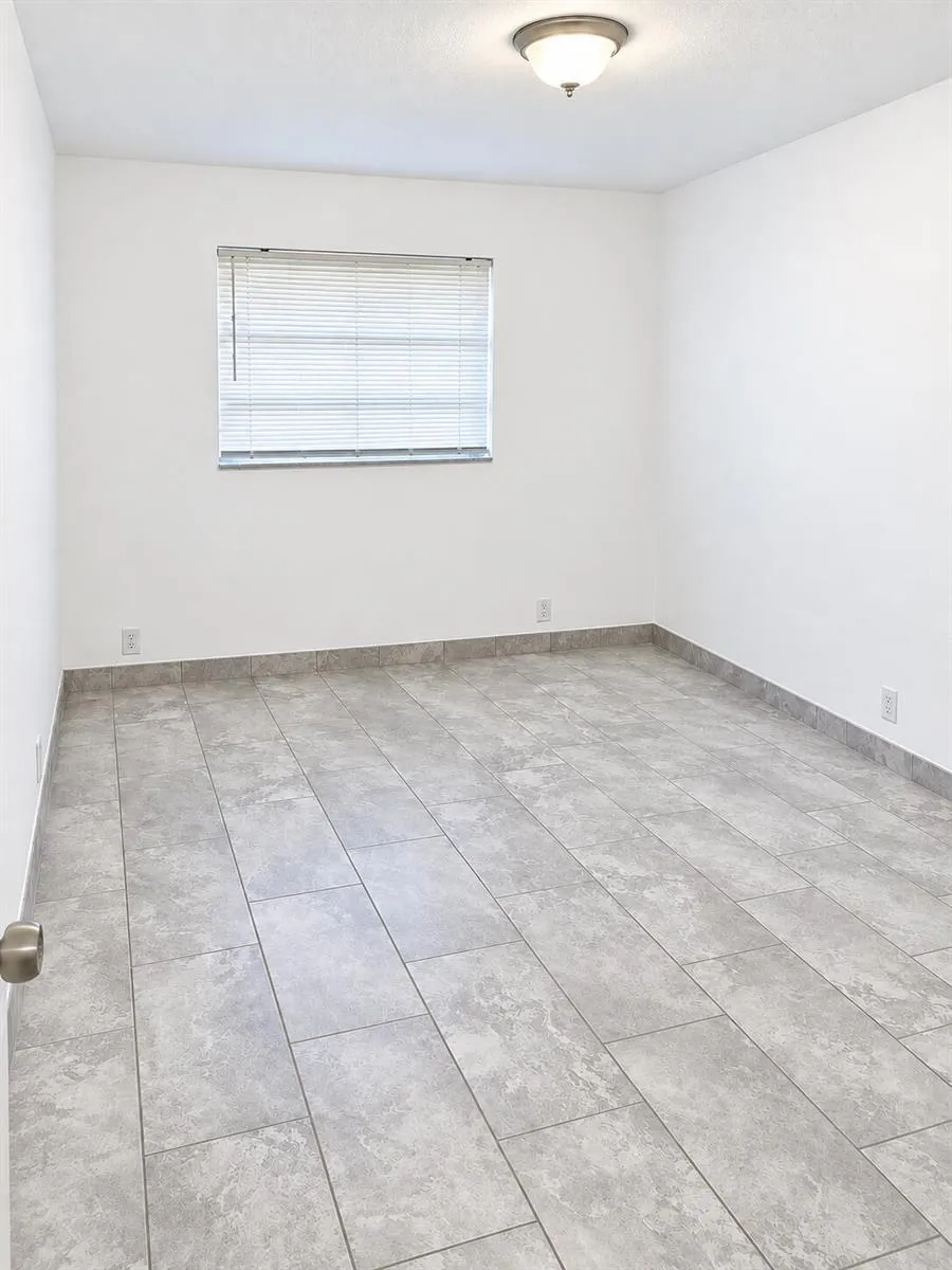 3640 NE 1ST AVENUE #3 Oakland Park, FL 33334