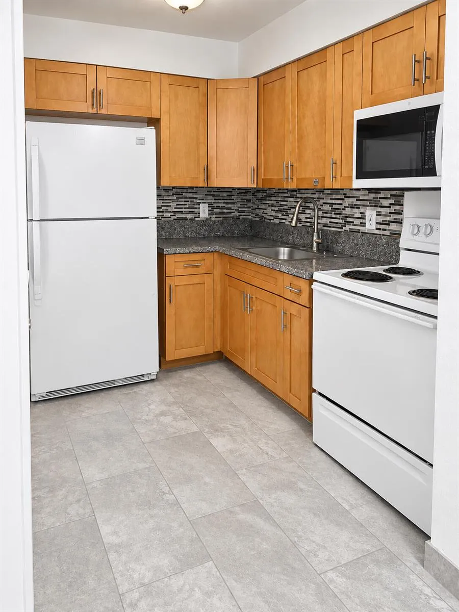 3640 NE 1ST AVENUE #3 Oakland Park, FL 33334