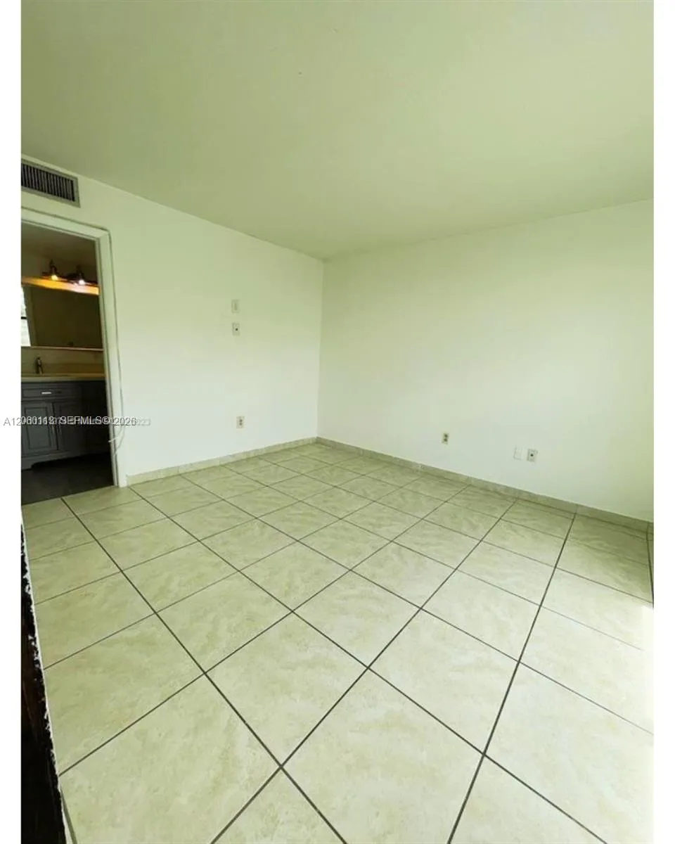 11750 SW 18th St #208-1 Miami, FL 33175