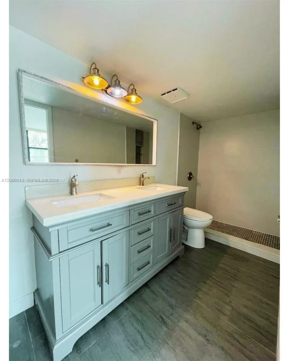 11750 SW 18th St #208-1 Miami, FL 33175