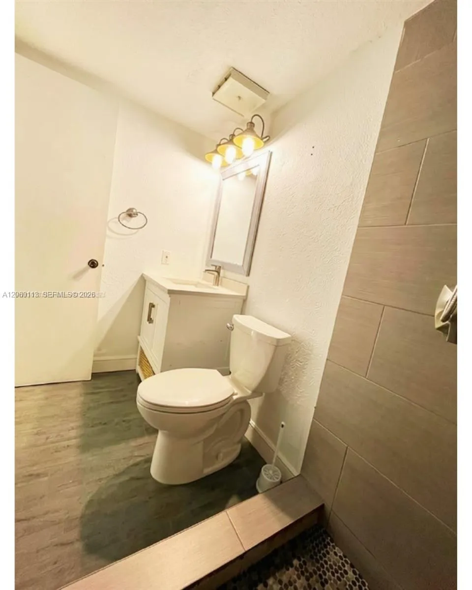 11750 SW 18th St #208-1 Miami, FL 33175