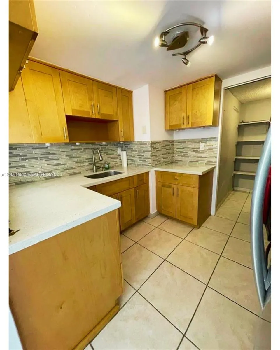 11750 SW 18th St #208-1 Miami, FL 33175