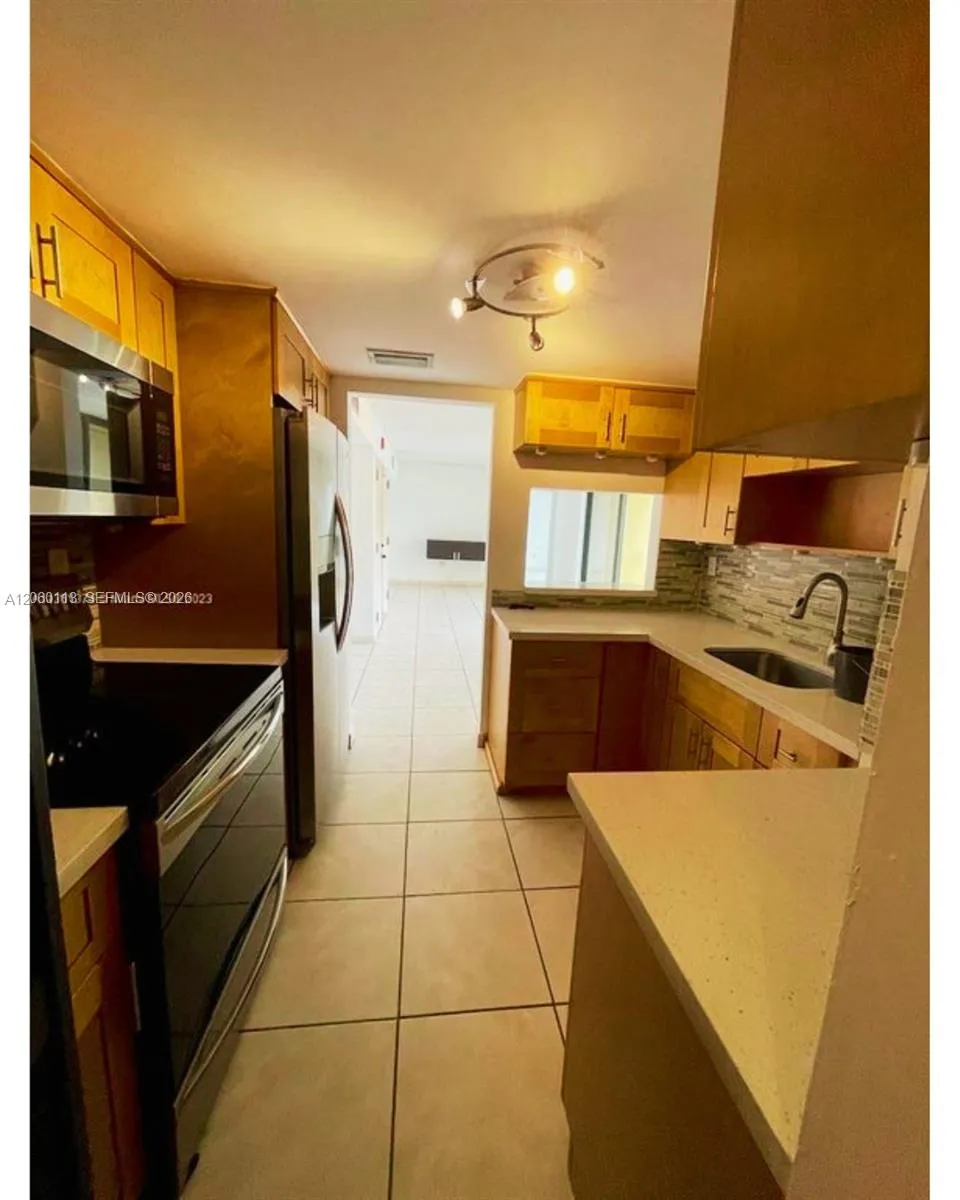 11750 SW 18th St #208-1 Miami, FL 33175