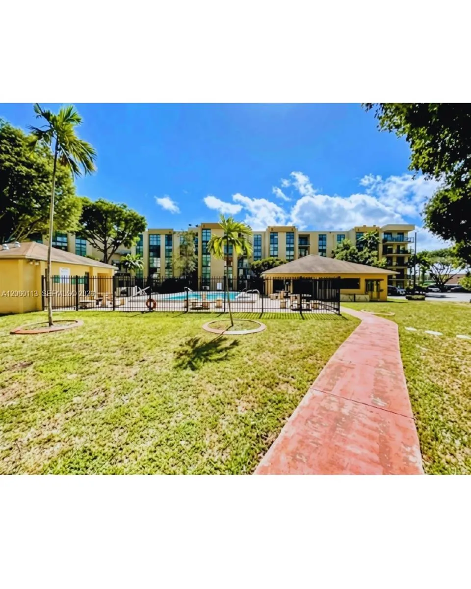 11750 SW 18th St #208-1 Miami, FL 33175