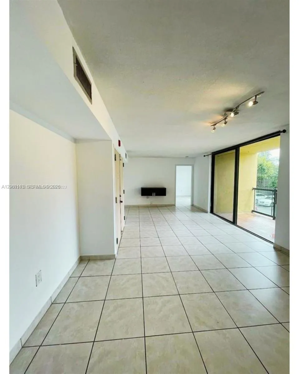 11750 SW 18th St #208-1 Miami, FL 33175