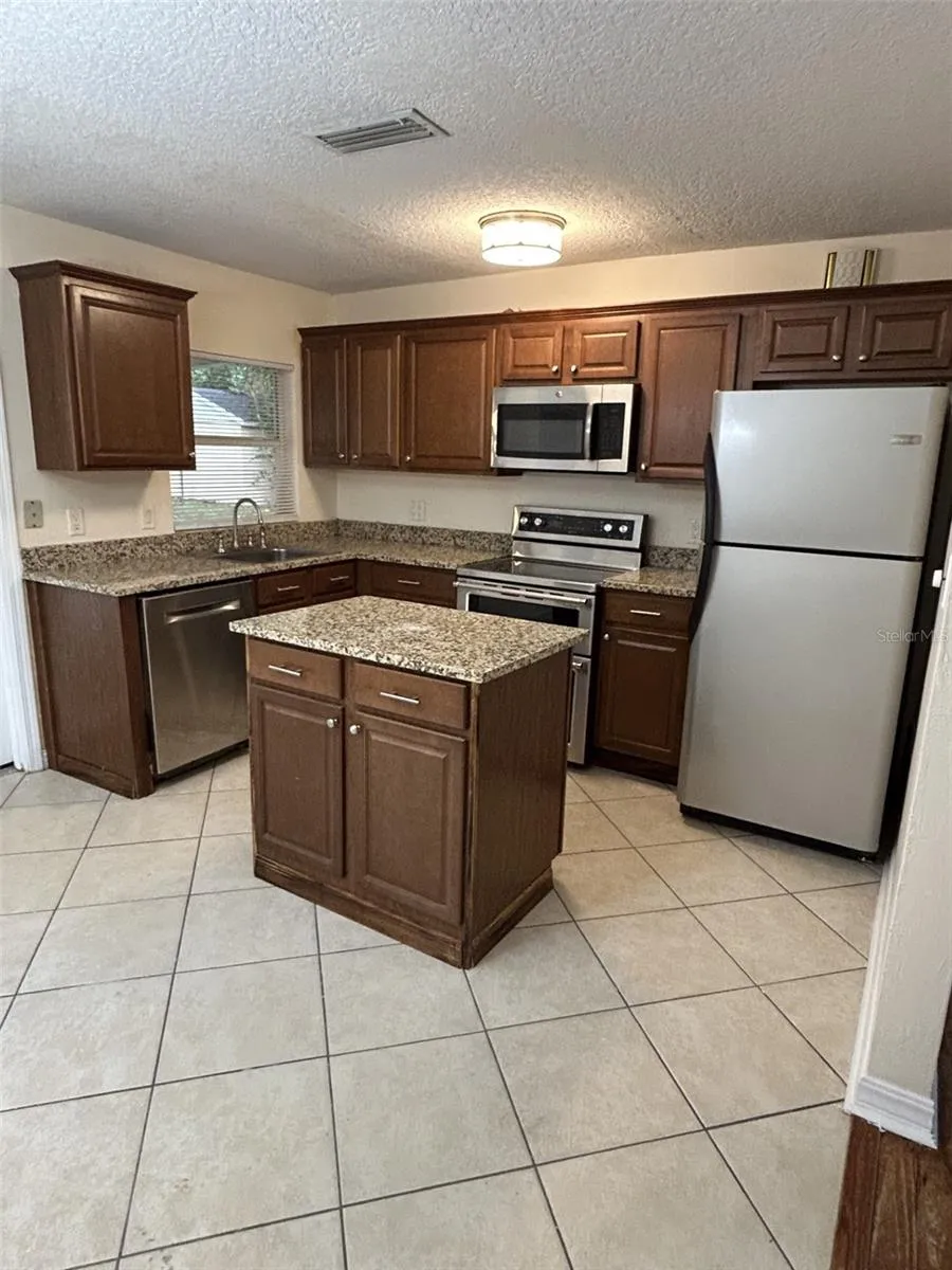 2899 E CROOKED LAKE DRIVE Eustis, FL 32726